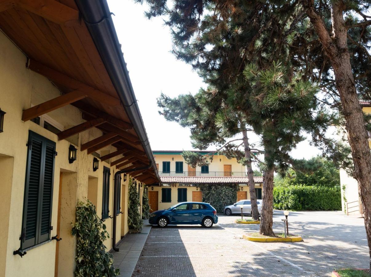 Hotel Fiera Rho Esterno foto