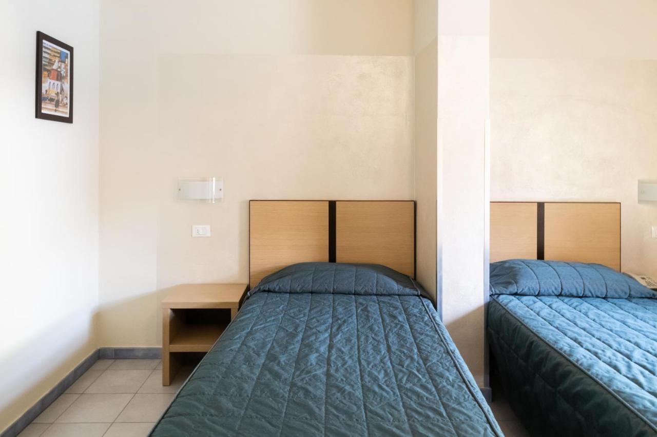 Hotel Fiera Rho Esterno foto