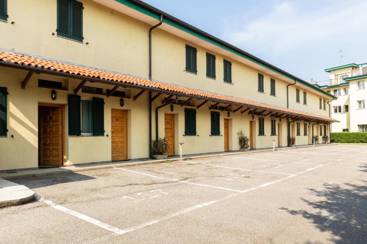 Hotel Fiera Rho Esterno foto