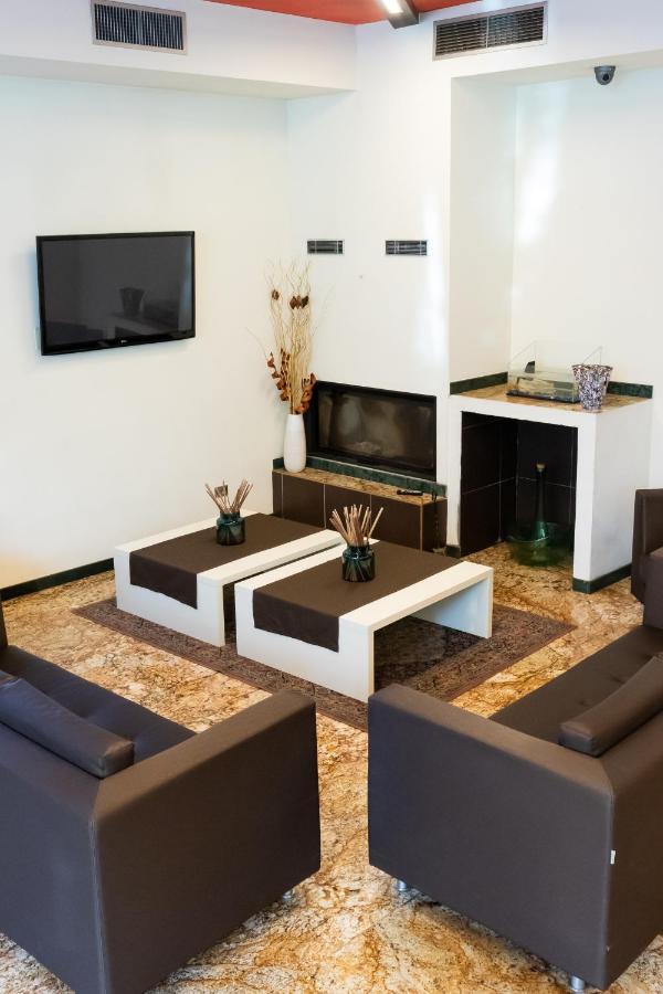 Hotel Fiera Rho Esterno foto