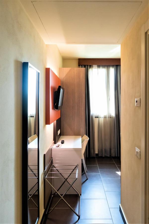 Hotel Fiera Rho Esterno foto