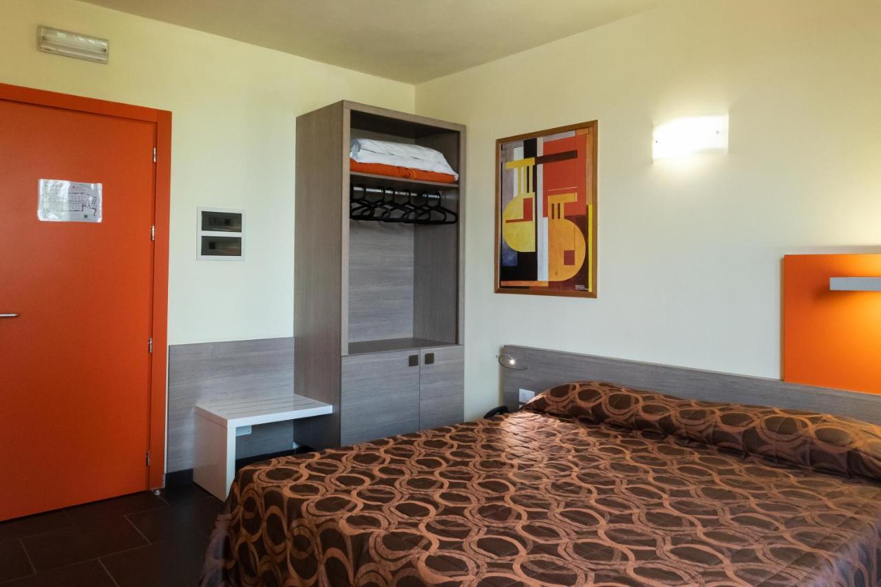 Hotel Fiera Rho Esterno foto