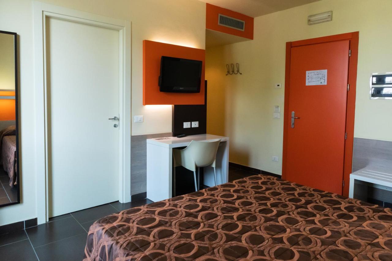 Hotel Fiera Rho Esterno foto