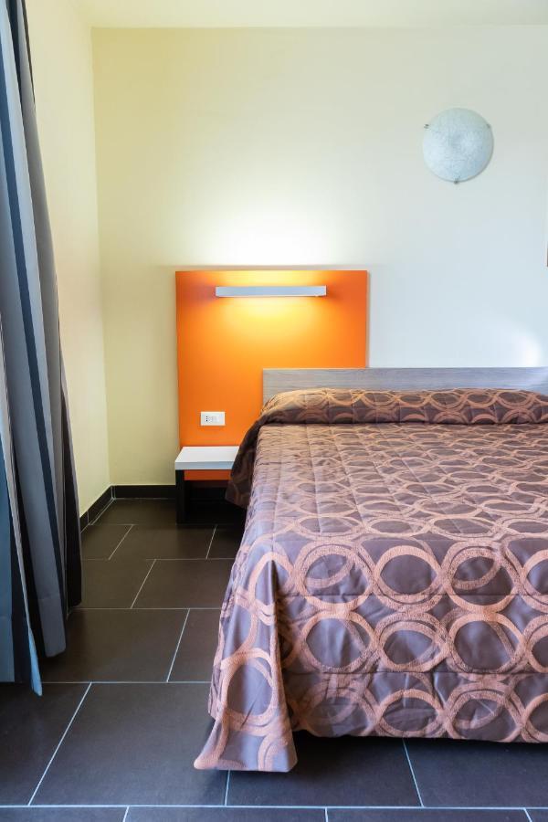 Hotel Fiera Rho Esterno foto