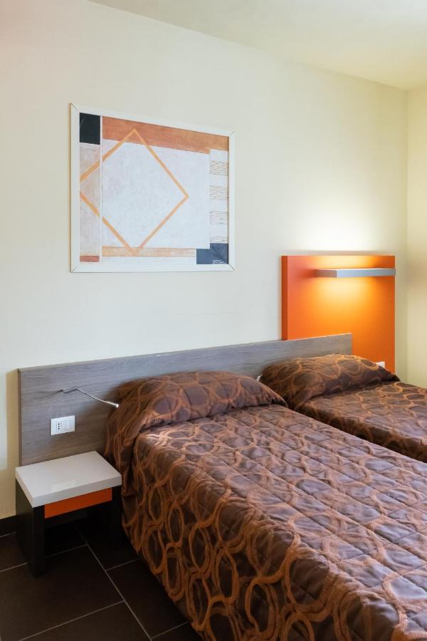 Hotel Fiera Rho Esterno foto