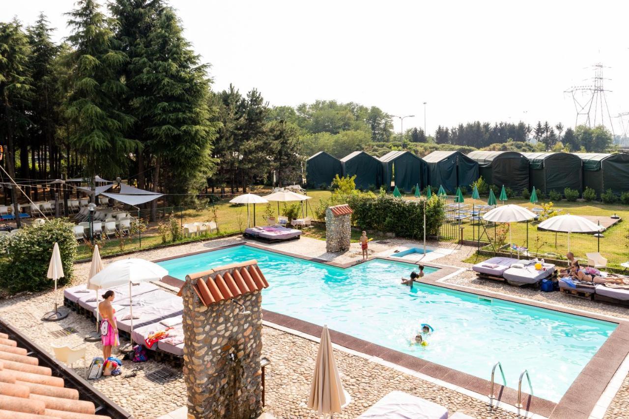 Hotel Fiera Rho Esterno foto