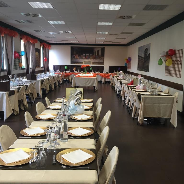 Hotel Fiera Rho Esterno foto
